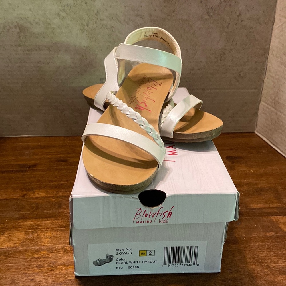 Blowfish Malibu Kids Size 2 White Pearl Sandals